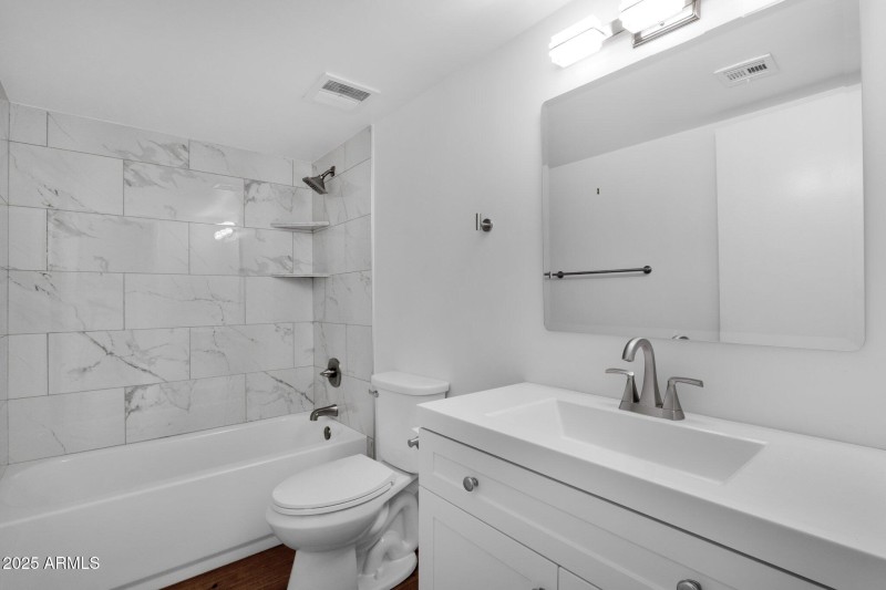 2nd bathroom