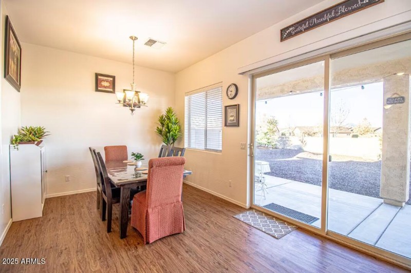 02b - Dining Room