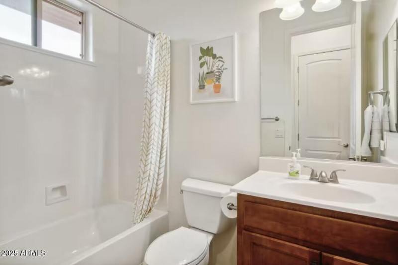 06a - Bathroom 2