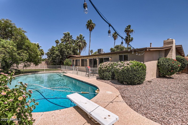 3924 E Cortez ST, - Web Quality - 027 -