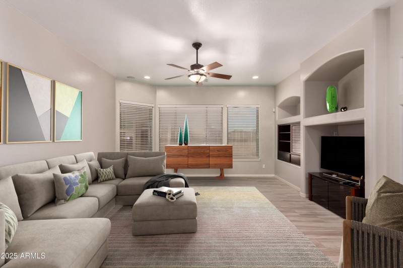 182 Family room
