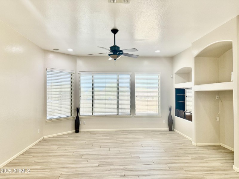 182 family room 2