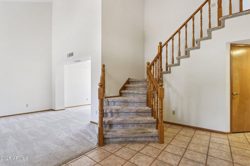 10-web-or-mls-E Sheena Dr-1106-010