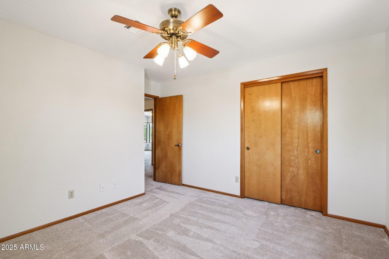 26-web-or-mls-E Sheena Dr-1106-026