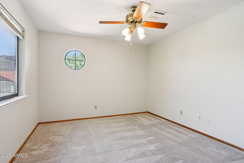27-web-or-mls-E Sheena Dr-1106-027