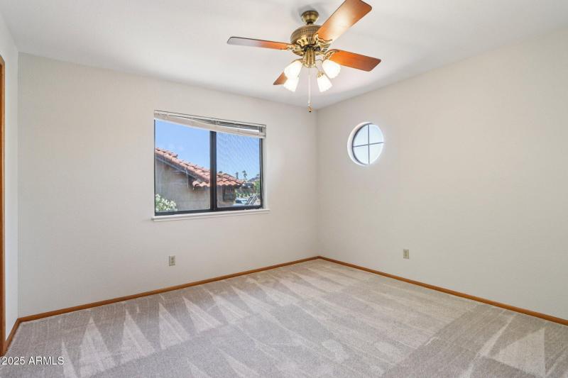 28-web-or-mls-E Sheena Dr-1106-028