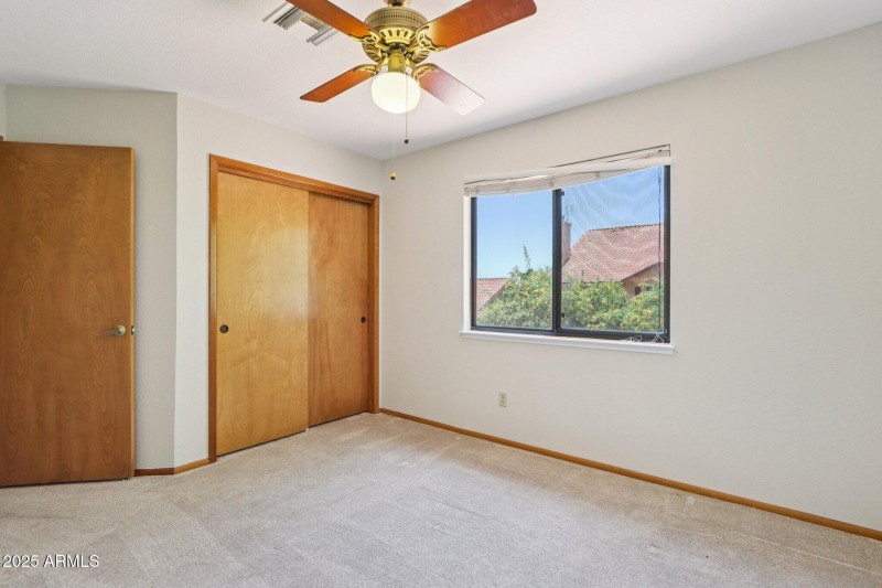 29-web-or-mls-E Sheena Dr-1106-029