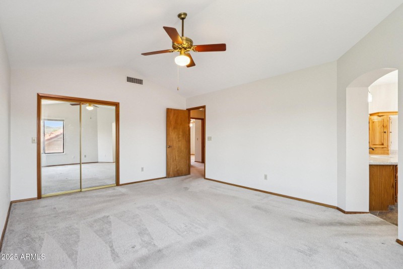 40-web-or-mls-E Sheena Dr-1106-040