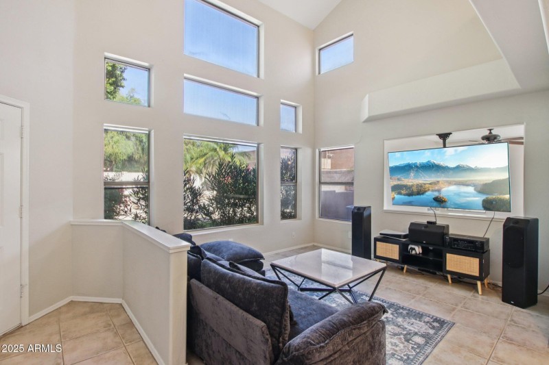 5-web-or-mls-E Southern Ave-1106-005