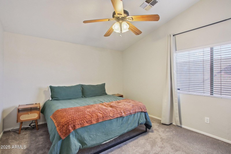 18-web-or-mls-E Southern Ave-1106-018