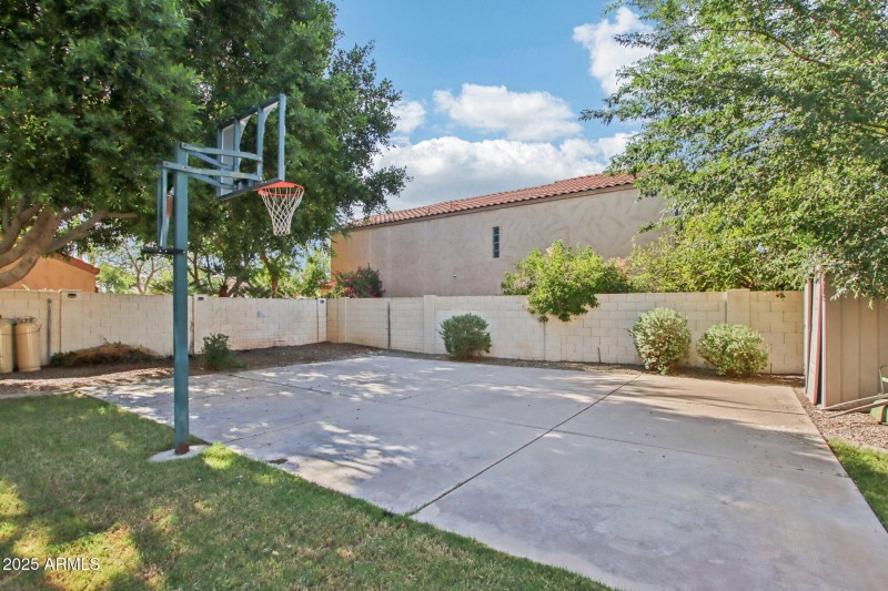 34-web-or-mls-E Southern Ave-1106-034