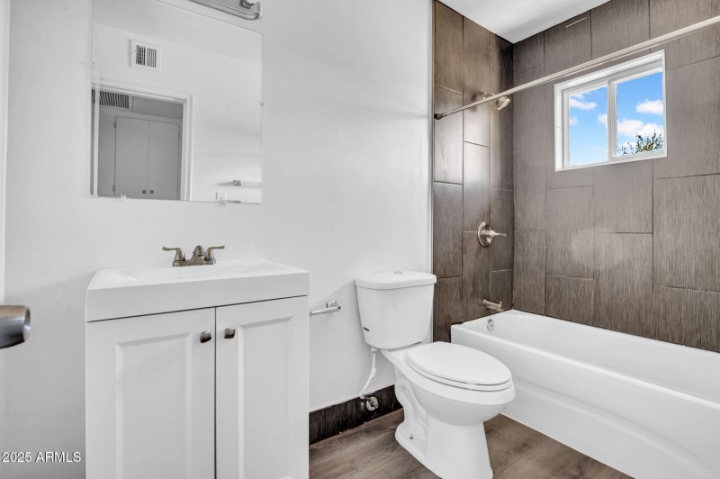 12-web-or-mls-31 W 2nd St-12