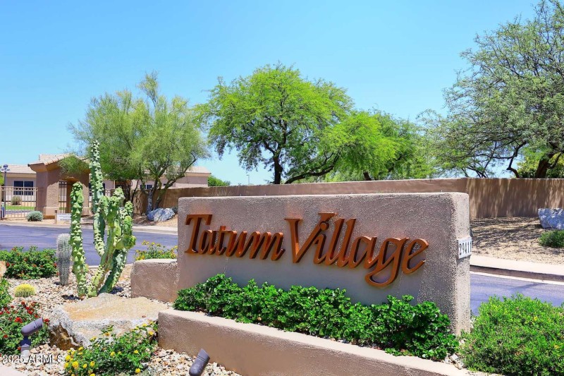Tatum Village-Sign