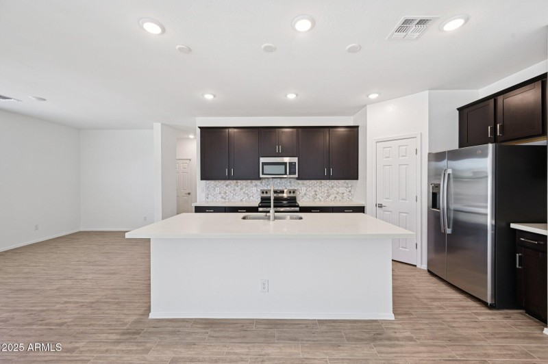 8-web-or-mls-S 240th Ln-1106-008