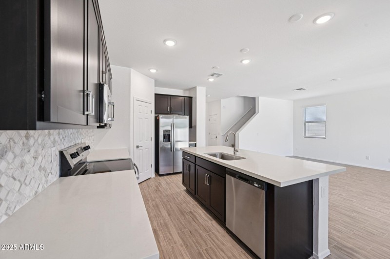 12-web-or-mls-S 240th Ln-1106-012