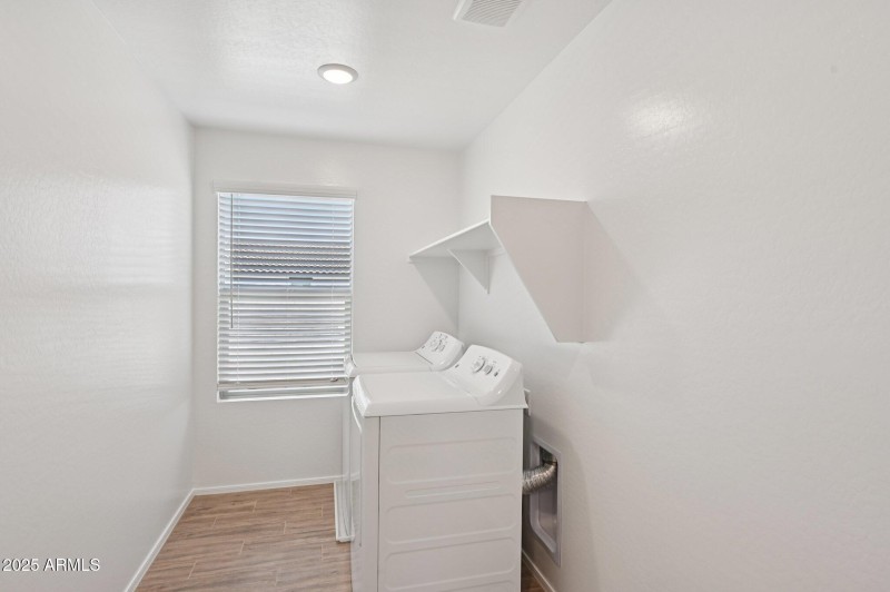 22-web-or-mls-S 240th Ln-1106-022