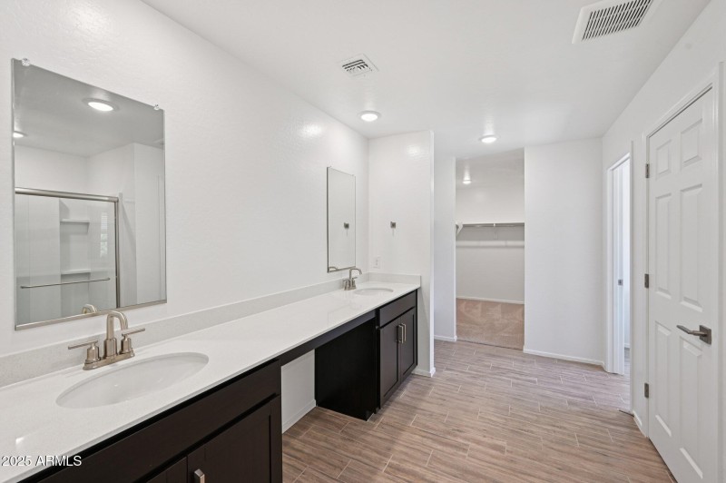 26-web-or-mls-S 240th Ln-1106-026