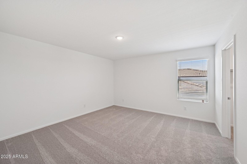 32-web-or-mls-S 240th Ln-1106-032