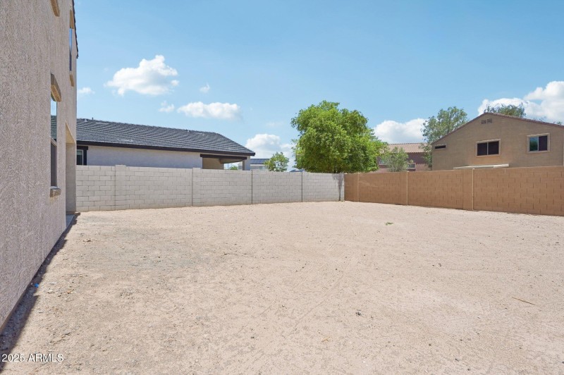 41-web-or-mls-S 240th Ln-1106-041