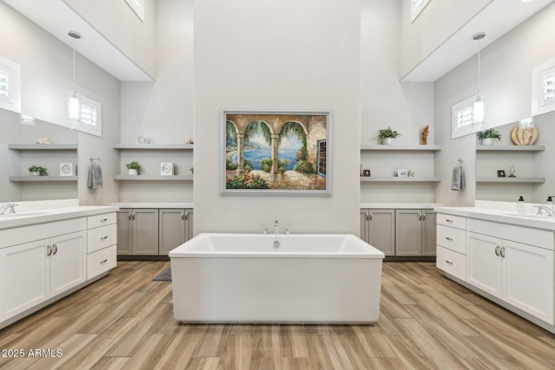 MAIN BATHROOM