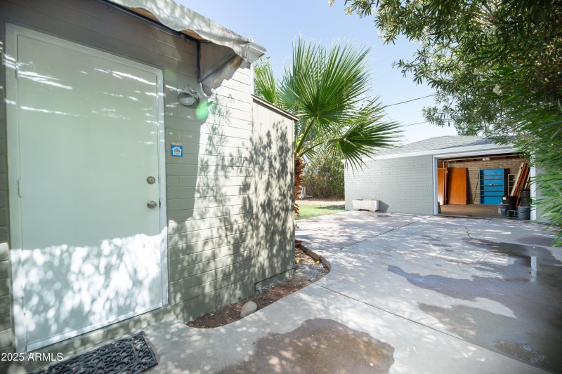 Detached 2 car garage 2