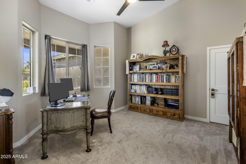 Bedroom 2/office