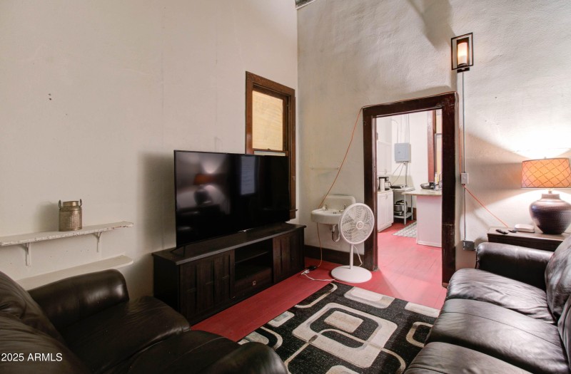 610 N Broad St-12