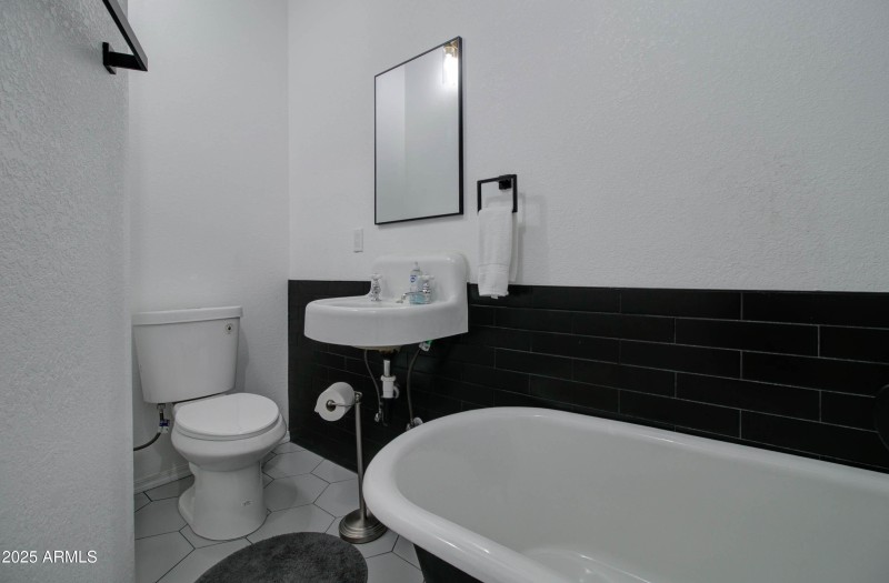 610 N Broad St-21