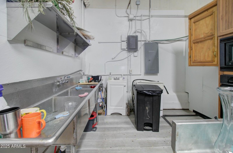 610 N Broad St-34