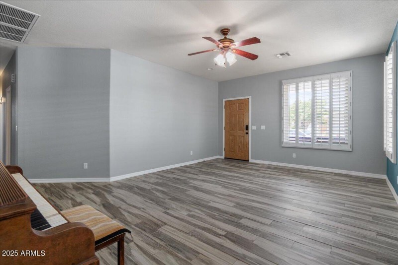 09-Living Room