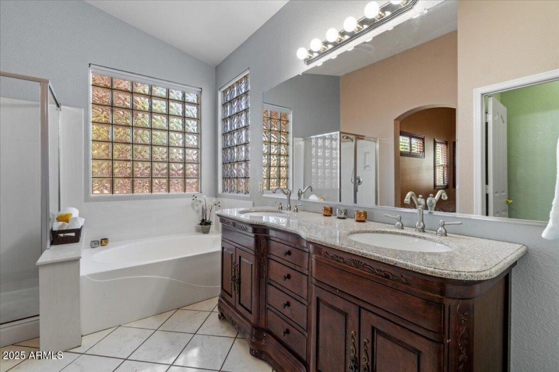 24-Primary bathroom