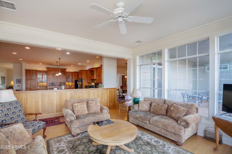 Den off Kitchen