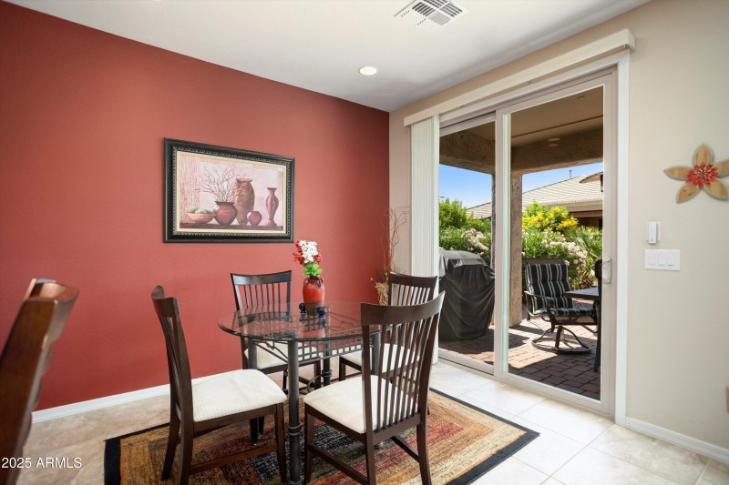 17-Breakfast Nook