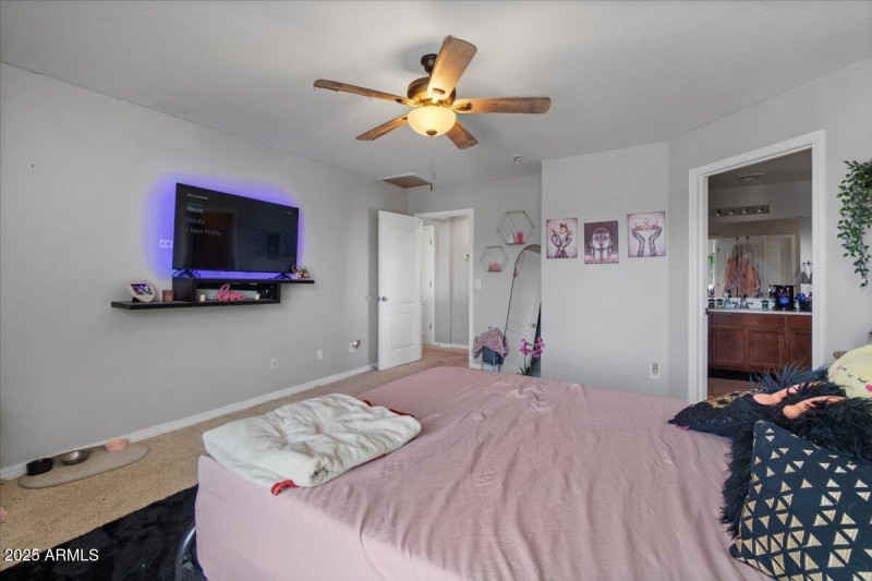 18-Primary bedroom