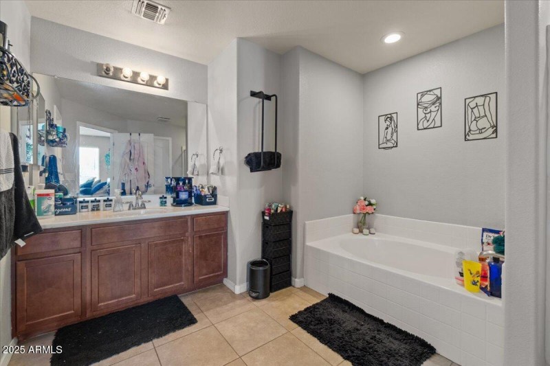 19-Primary bathroom