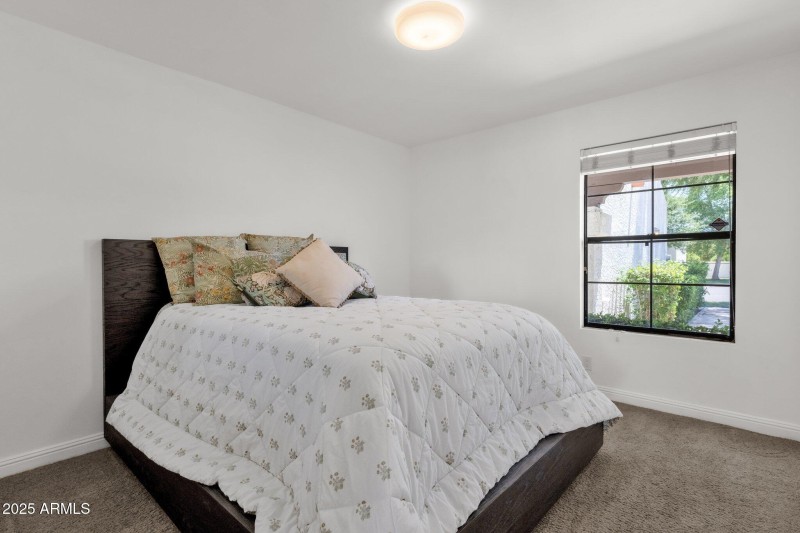 2nd bedroom