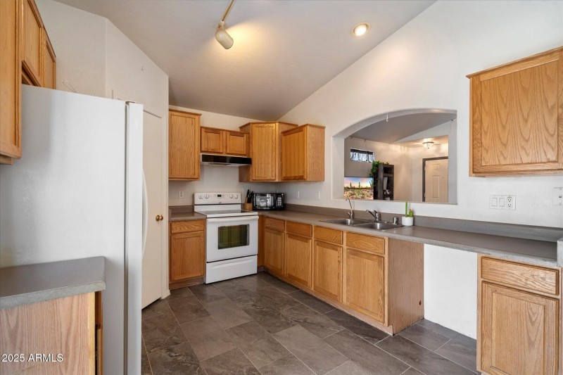 7 Kitchen