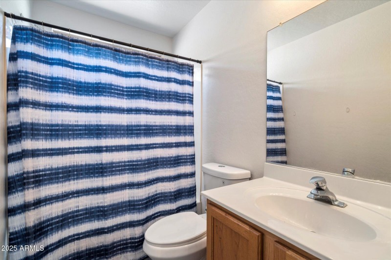 17 Main Bathroom