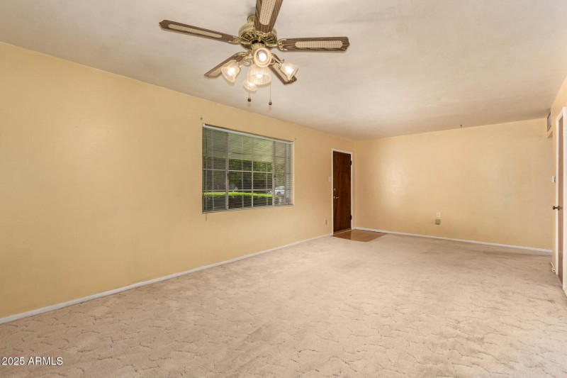 4140 E Glenrosa
