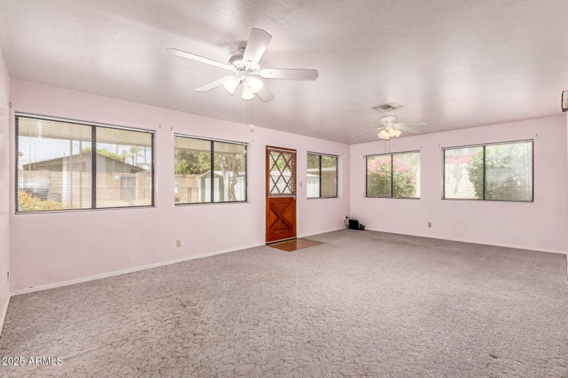 4140 E Glenrosa