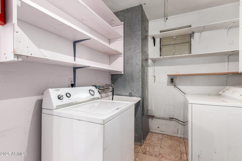 4140 E Glenrosa