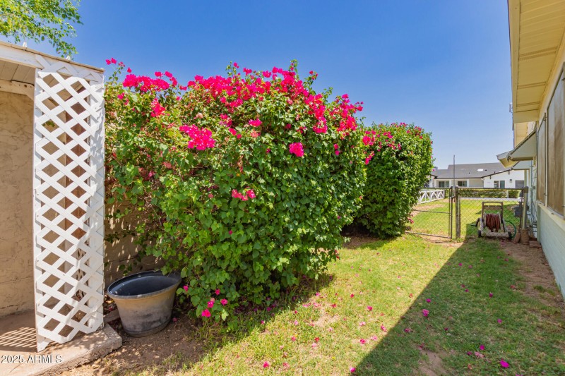 4140 E Glenrosa