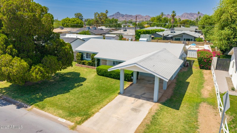 4140 E Glenrosa