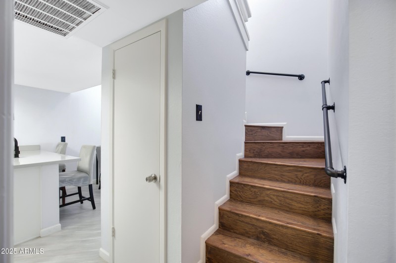 Hall/Stairs