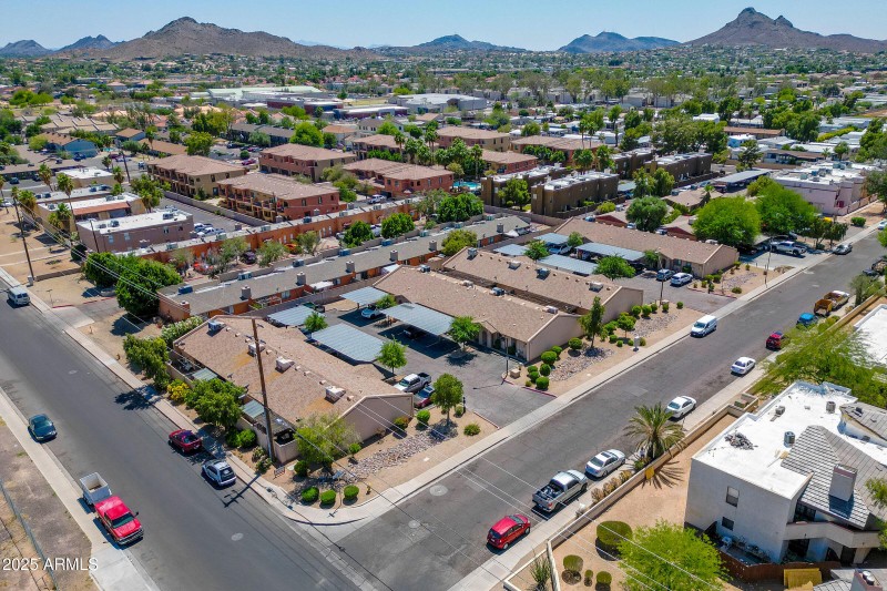 28-custom-3045 E Grandview Rd-28