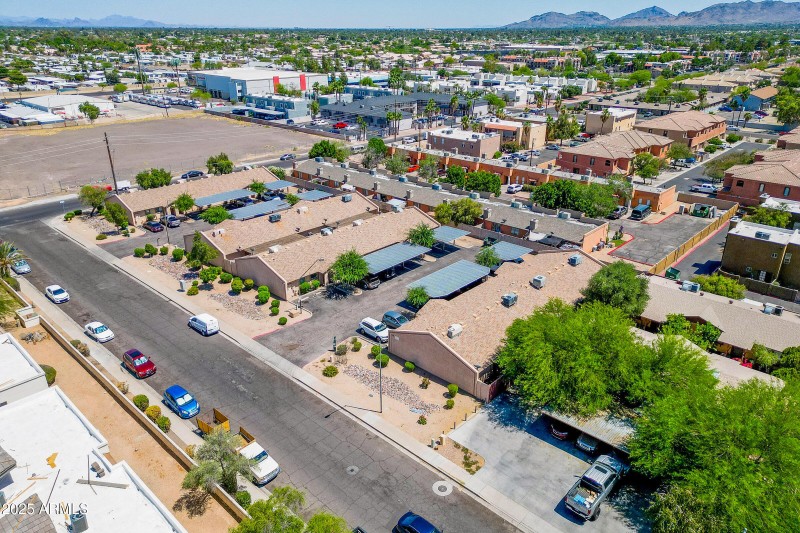 33-custom-3045 E Grandview Rd-33