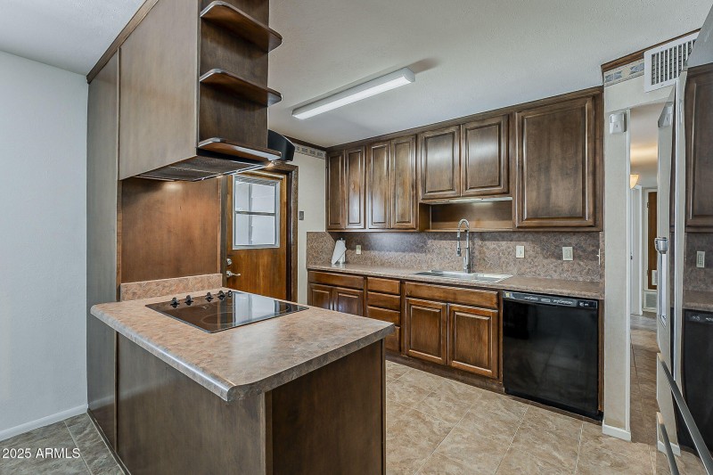 Kitchen Echo Ln.