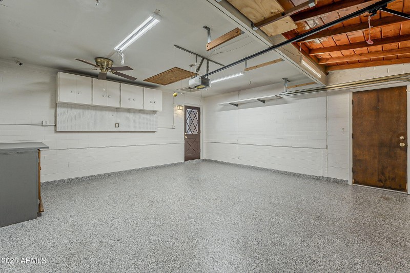 Garage Echo Ln.