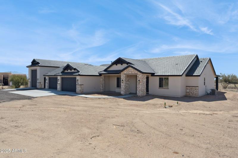 3-web-or-mls-13653-e-aloe-vera-dr