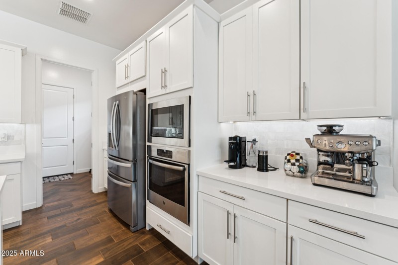 010-kitchen